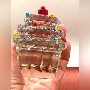 Simon Designs Crystal 3 Layer Cupcake w/Crystal Sprinkles Cherry Paperweight